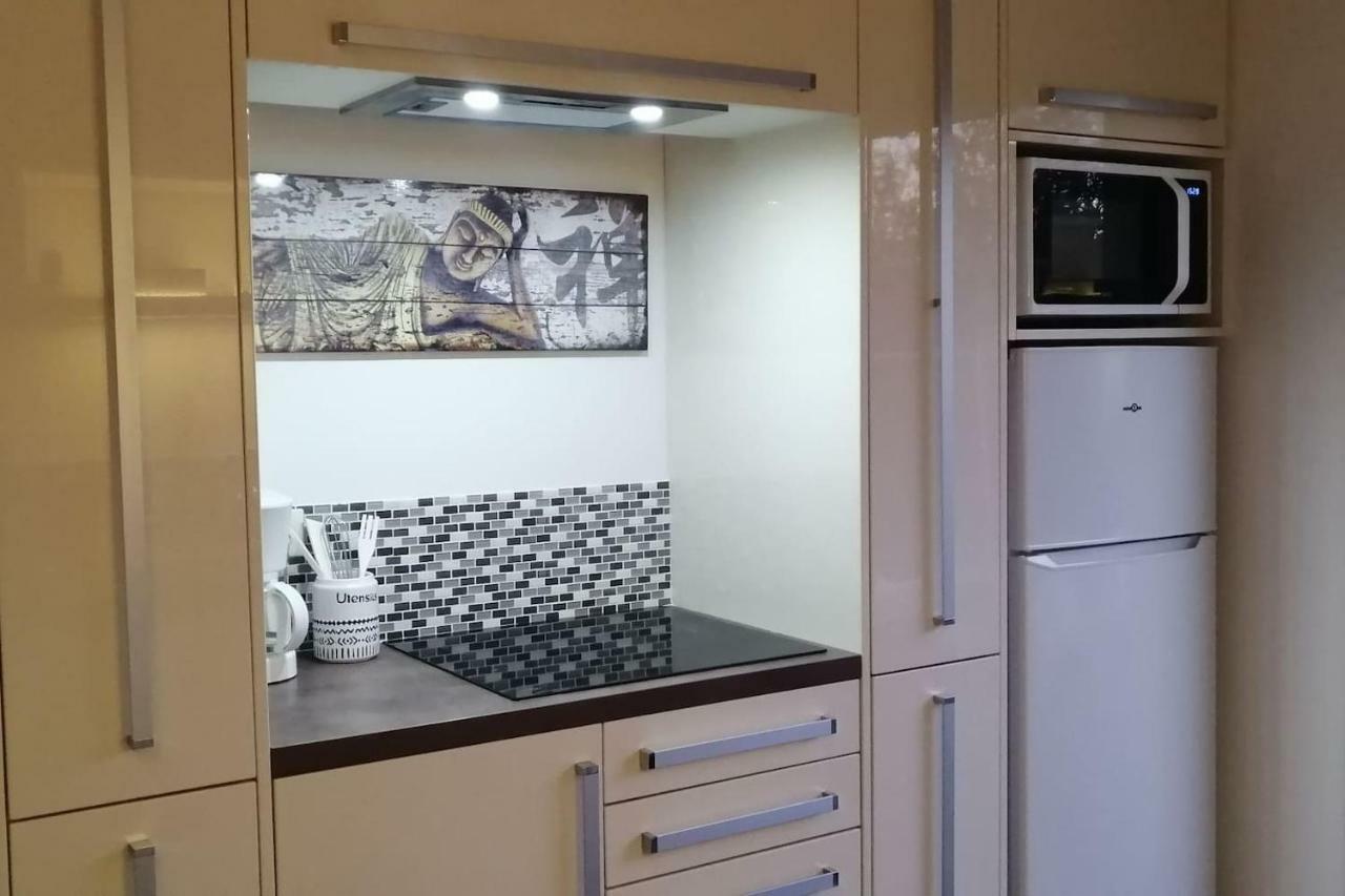 Maison F2, Neuve Au Calme Avec Jardinet La Crau Dış mekan fotoğraf